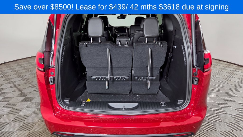 New 2026 Chrysler Pacifica Select FWD image 9