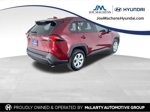 Used 2021 Toyota RAV4 LE AWD/4WD image 9