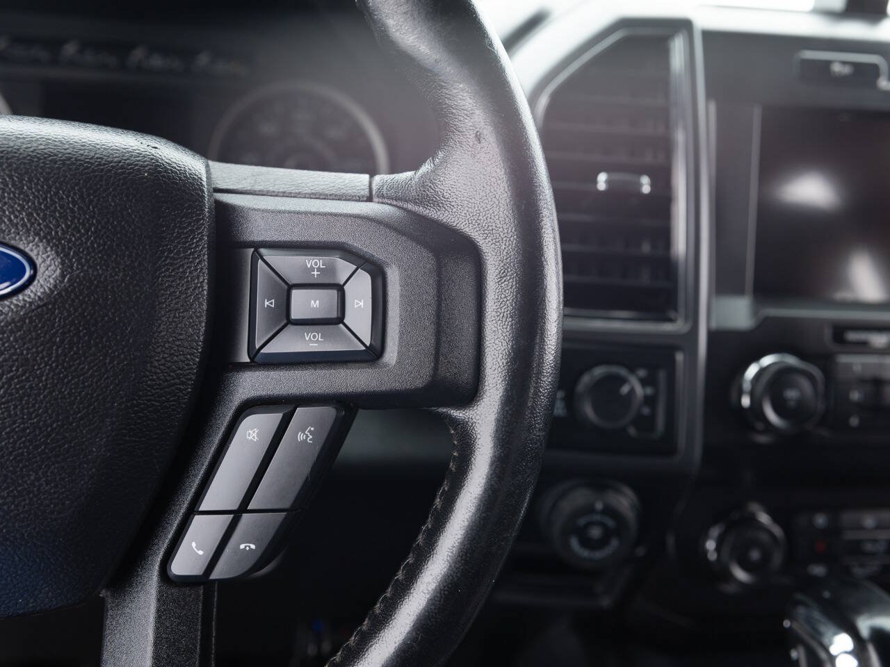 Used 2019 Ford F150 XLT w/ Equipment Group 302A Luxury AWD/4WD image 40