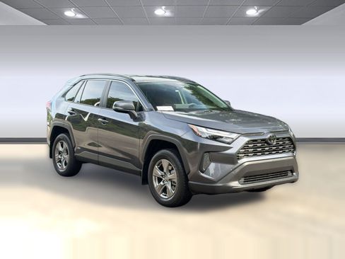 Used 2025 Toyota RAV4 LE AWD/4WD image 7