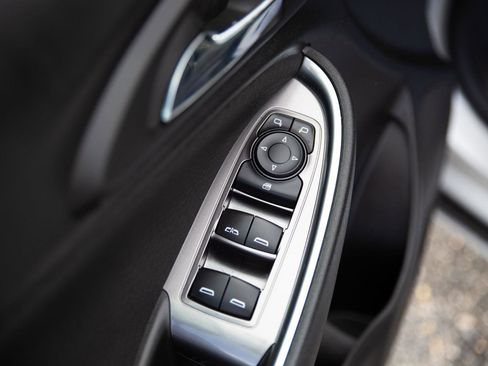 Used 2022 Chevrolet Malibu LT image 19