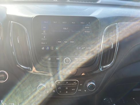 Used 2022 Chevrolet Equinox RS w/ Infotainment Package image 11