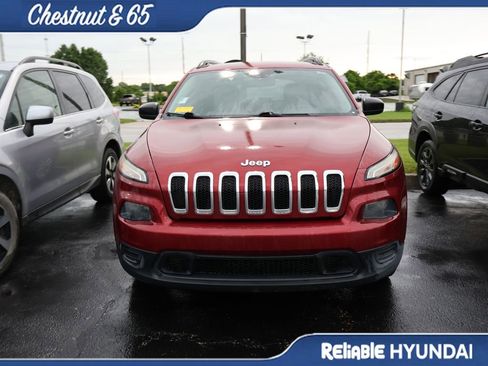 Used 2016 Jeep Cherokee Sport FWD image 6