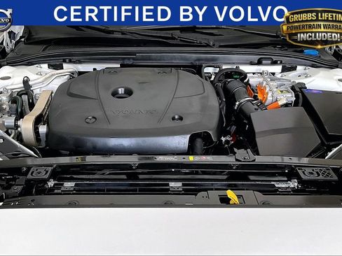Certified 2025 Volvo S60 T8 Plus AWD/4WD image 13