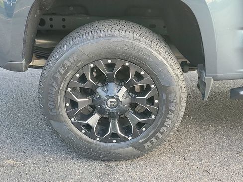 Used 2020 Chevrolet Colorado Z71 AWD/4WD image 8