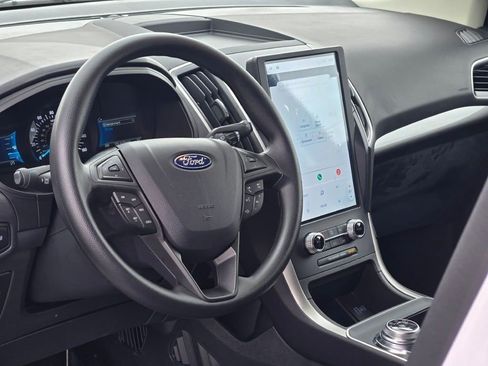 Used 2024 Ford Edge SE image 23