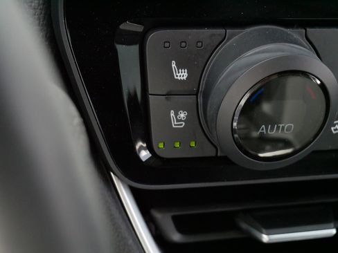 Certified 2025 Toyota Grand Highlander AWD Hybrid image 32