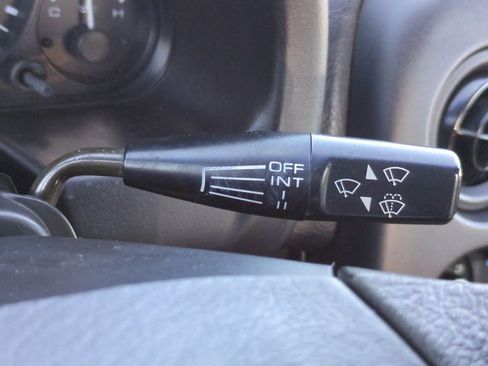 Used 1996 MAZDA MX-5 Miata Base image 21