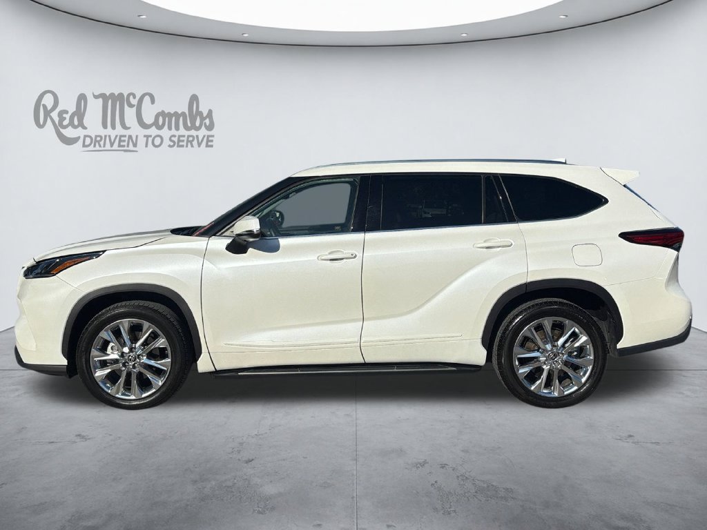 Used 2020 Toyota Highlander Limited FWD image 2