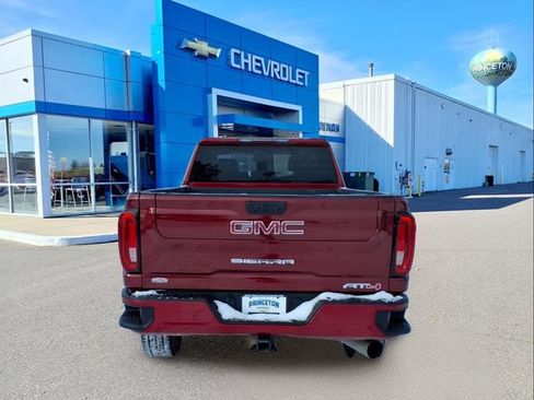 Used 2022 GMC Sierra 2500 AT4 AWD/4WD image 4