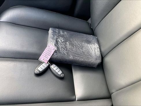 Used 2024 Nissan Murano SV w/ SV Midnight Edition Package image 10