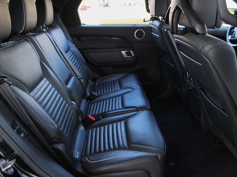 Used 2018 Land Rover Discovery HSE Luxury AWD/4WD image 19