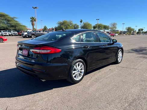 Used 2019 Ford Fusion SE image 9
