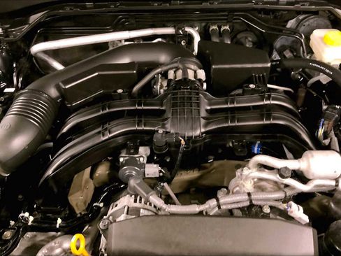 Certified 2025 Subaru Forester Limited image 29