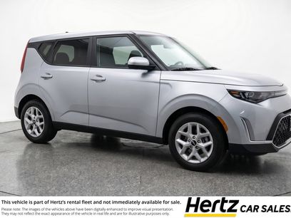 Used 2025 Kia Soul LX w/ LX Technology Package