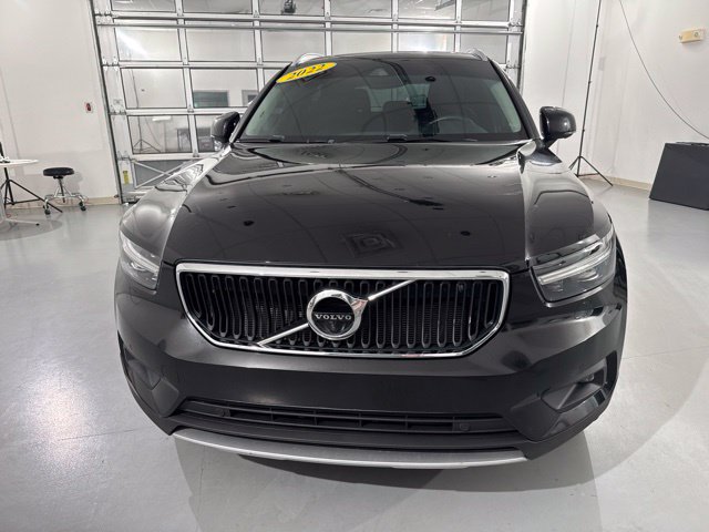 Used 2022 Volvo XC40 T5 Momentum AWD/4WD image 2