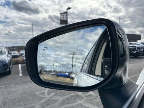 Used 2019 Subaru Ascent Limited image 3