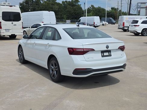 Used 2024 Volkswagen Jetta SE FWD image 7