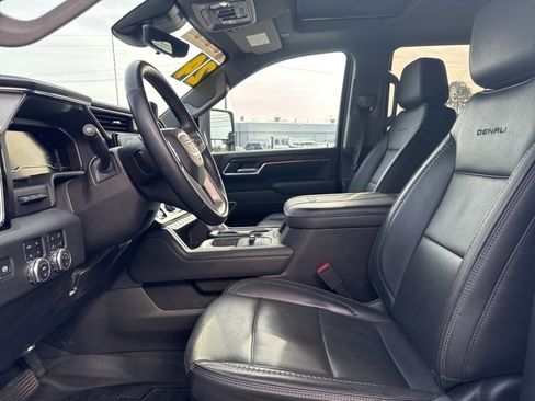 Used 2024 GMC Sierra 2500 Denali w/ Denali Reserve Package image 17