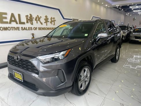 Used 2025 Toyota RAV4 XLE w/ Convenience Package image 3
