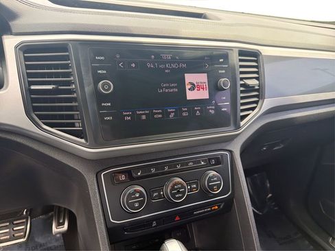 Used 2021 Volkswagen Atlas Cross Sport SE w/ Panoramic Sunroof Package FWD image 14