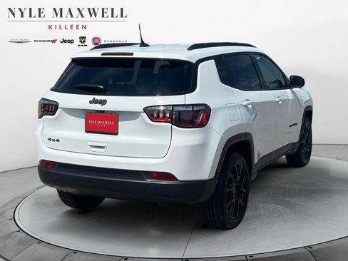 New 2026 Jeep Compass Latitude image 16