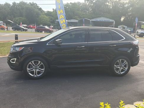 Used 2018 Ford Edge Titanium w/ Equipment Group 301A FWD image 4