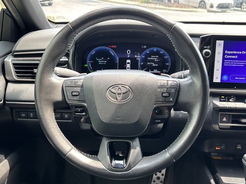 Used 2025 Toyota Camry XSE AWD/4WD image 16