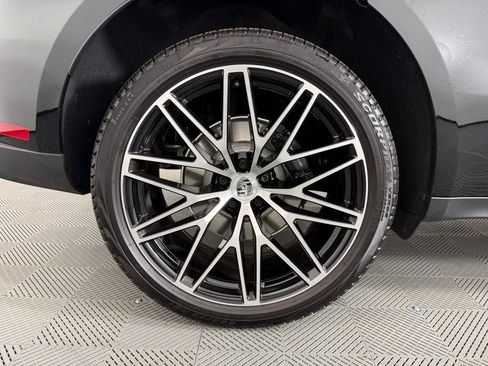 Certified 2026 Porsche Macan AWD/4WD image 13