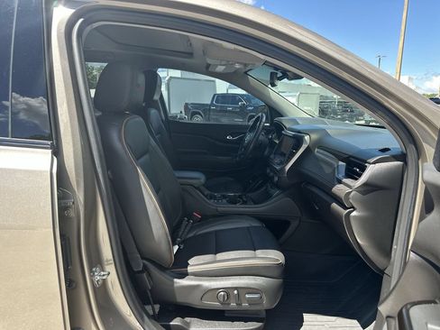 Used 2023 GMC Acadia AT4 w/ Technology Package AWD/4WD image 28
