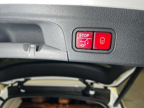 Used 2024 Mercedes-Benz GLE 350 4MATIC image 17