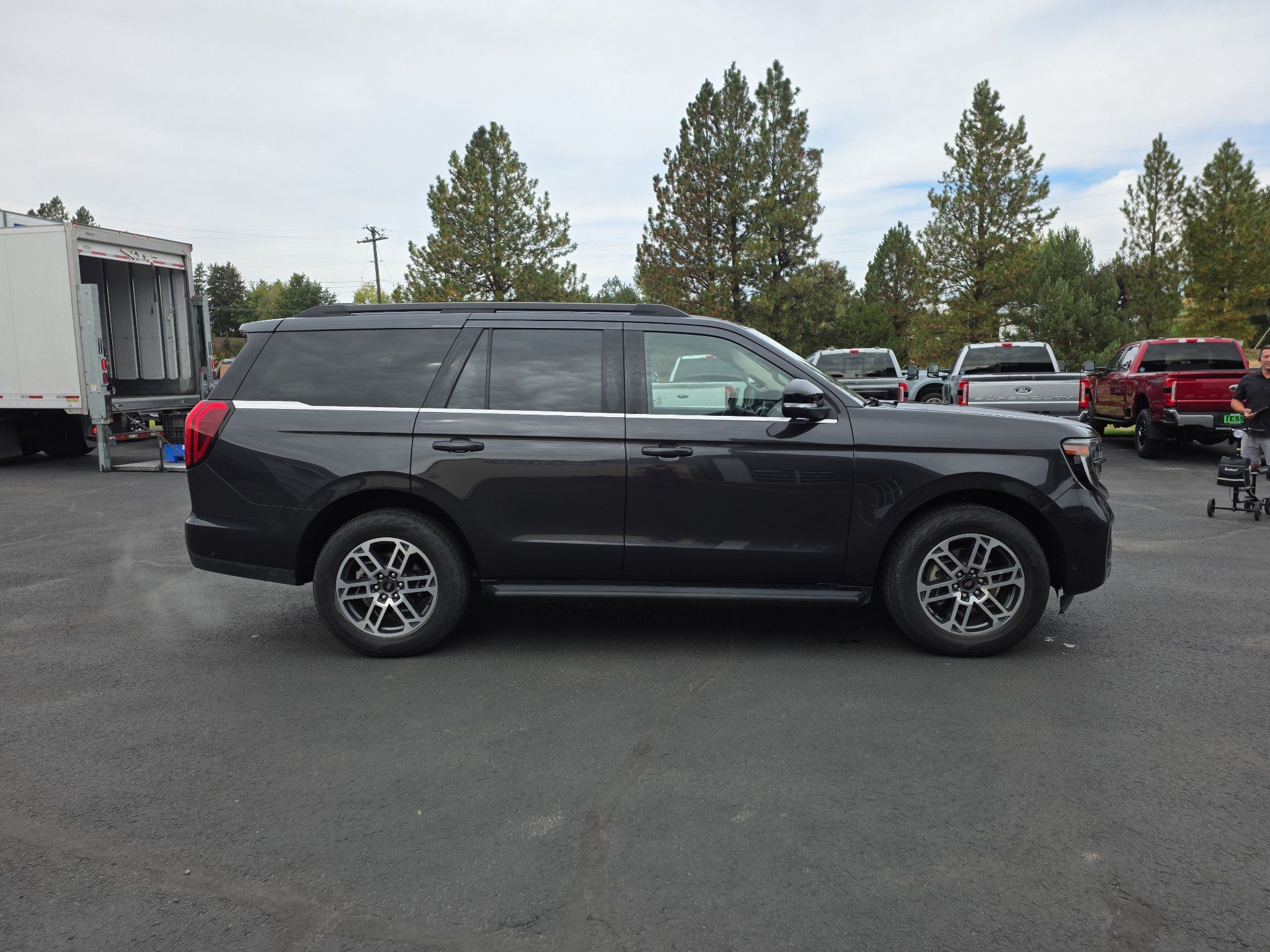 Used 2025 Ford Expedition Active AWD/4WD image 15