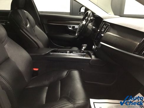 Used 2020 Volvo V90 T6 Cross Country image 36