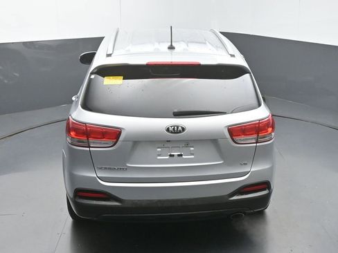 Used 2016 Kia Sorento LX image 45