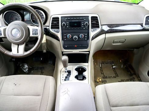 Used 2012 Jeep Grand Cherokee Laredo RWD image 23
