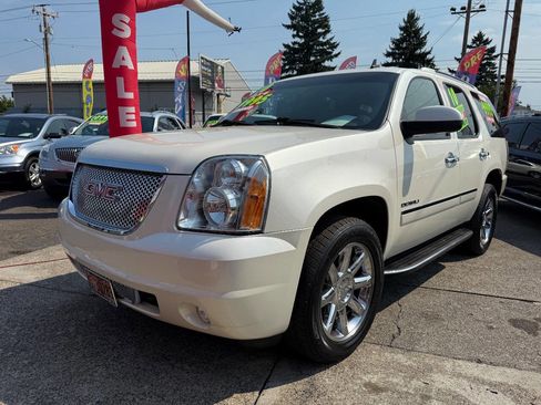Used 2010 GMC Yukon Denali image 6