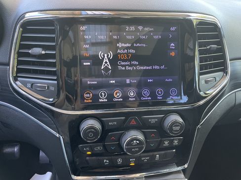 Used 2019 Jeep Grand Cherokee Limited w/ Luxury Group II RWD image 13