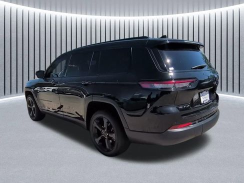 Used 2023 Jeep Grand Cherokee L Laredo AWD/4WD image 7