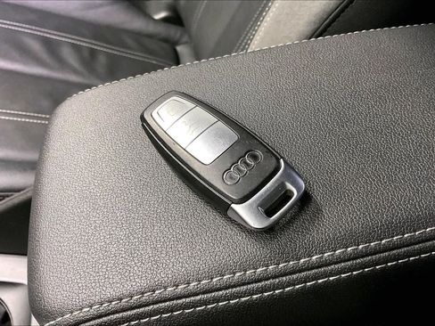 Used 2023 Audi Q4 e-tron Premium Plus w/ Premium Plus image 12