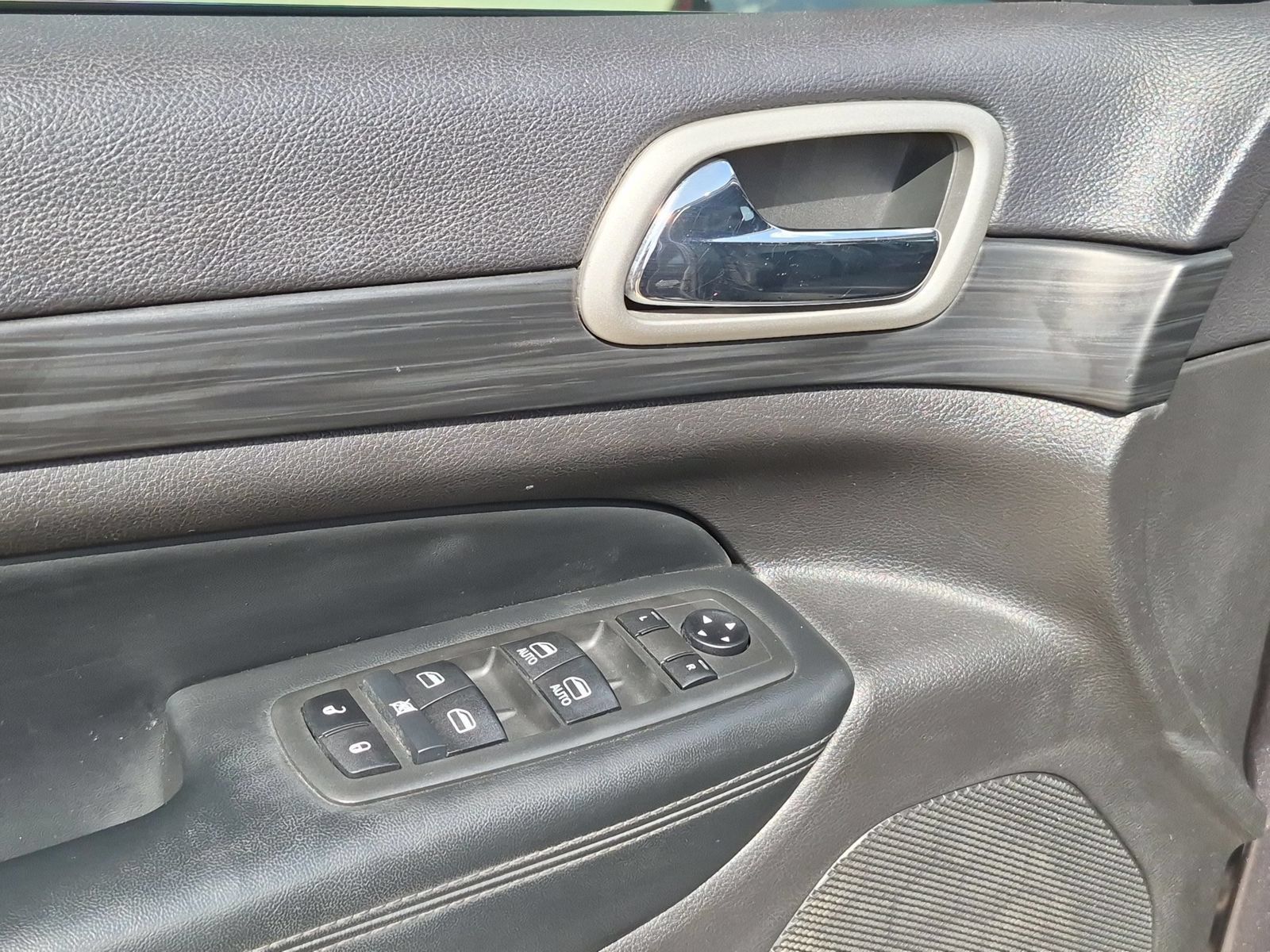 Used 2021 Jeep Grand Cherokee Laredo X AWD/4WD image 12