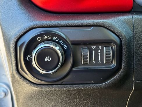 Used 2019 Jeep Wrangler Unlimited Rubicon AWD/4WD image 29