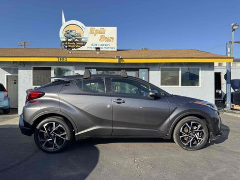 Used 2021 Toyota C-HR XLE image 4