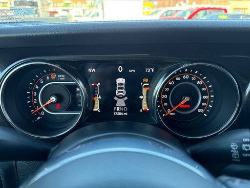 Used 2019 Jeep Wrangler Unlimited Sahara image 32