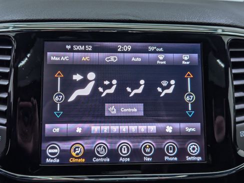 Used 2021 Jeep Grand Cherokee Limited image 40