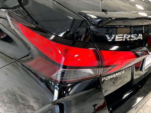 Used 2025 Nissan Versa SR w/ Trunk Package image 28