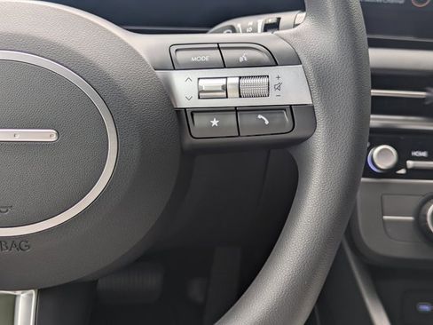 Used 2025 Hyundai Santa Cruz SE image 22