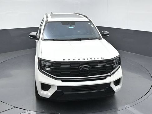 Certified 2025 Ford Expedition Platinum w/ Stealth Appearance Package AWD/4WD image 43