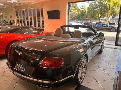 Used 2017 Bentley Continental GT image 7