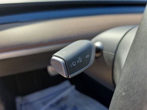 Used 2021 Tesla Model 3 Performance image 20