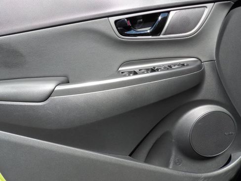 Used 2019 Hyundai Kona Limited FWD image 12